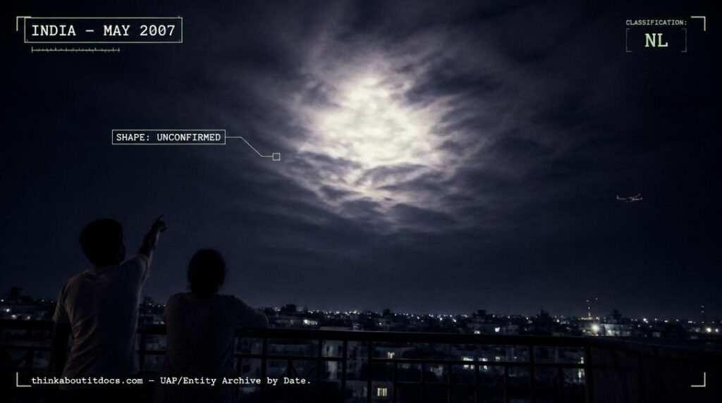 Illustration of the huge, cloud-obscured bright object with an uncertain triangular-circular shape reported from a home balcony in India in May 2007