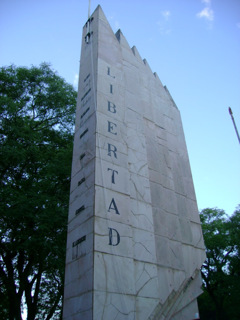 Treinta_y_tres_monument