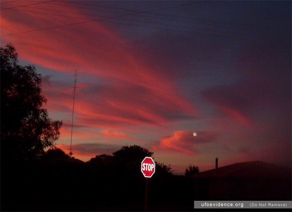 Wide view of the 2005 Waroona, Western Australia sunset photograph showing the glowing orb