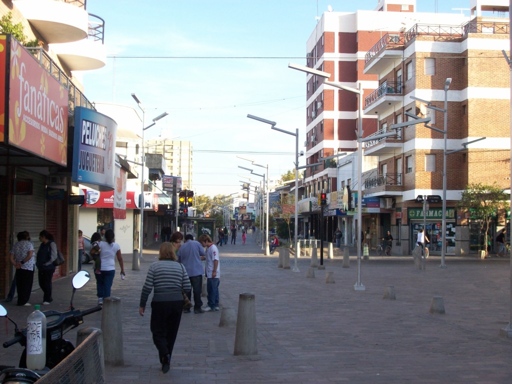 Peatonal_Florencio_Varela_1