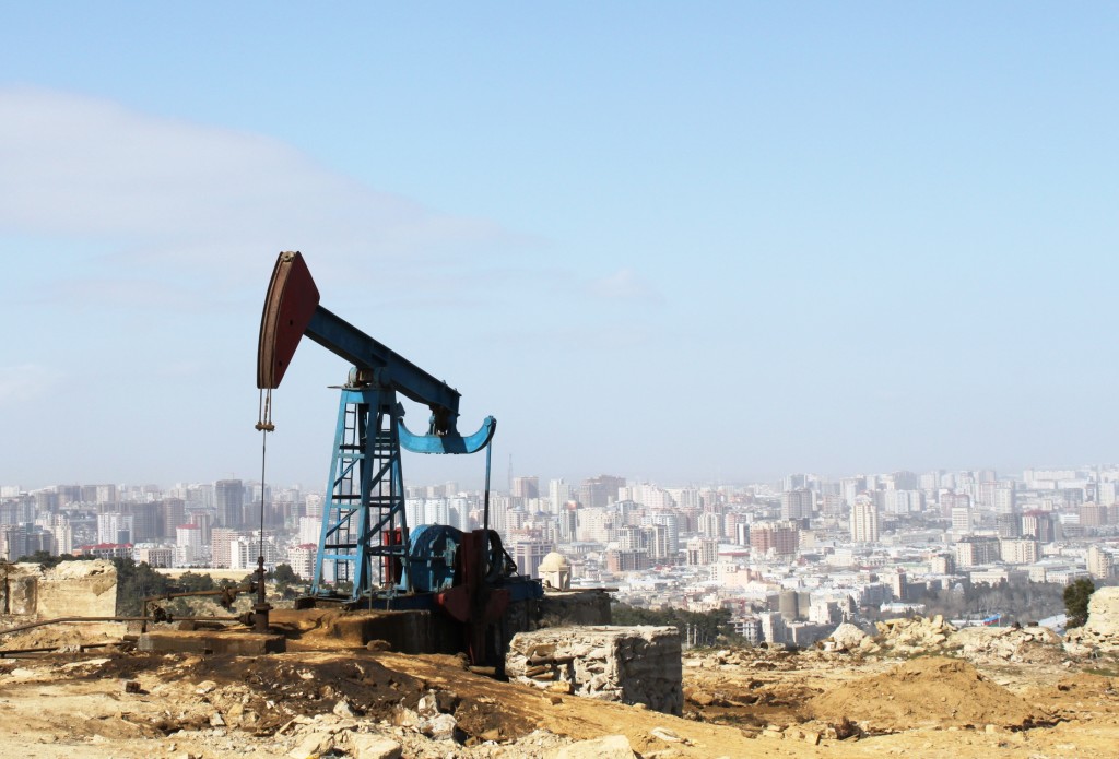 Oil_pump_in_Baku