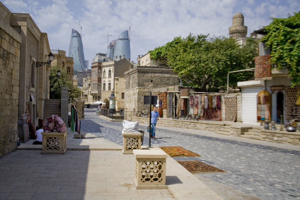 Old_and_new_Baku