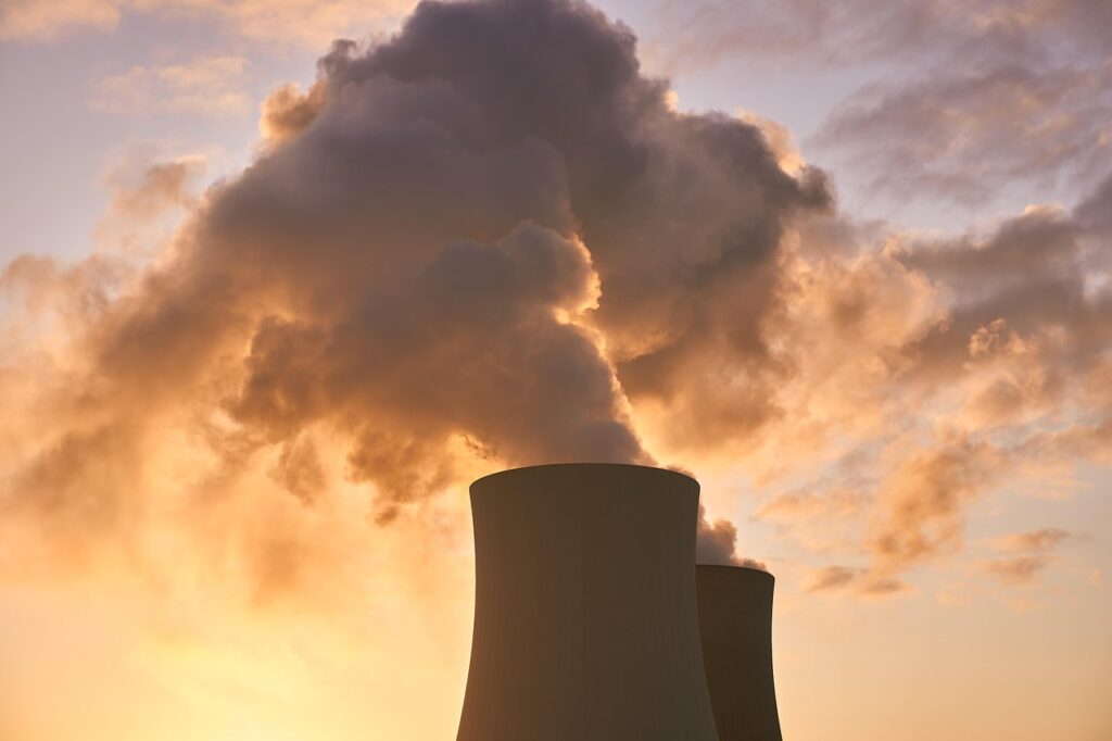 nuclear power plant, cooling tower, water vapor, nature, clouds, heaven, sunrise, mood, industry, nuclear power, energy, power supply, technology, nuclear reactor, power plant, high voltage-4529392.jpg
